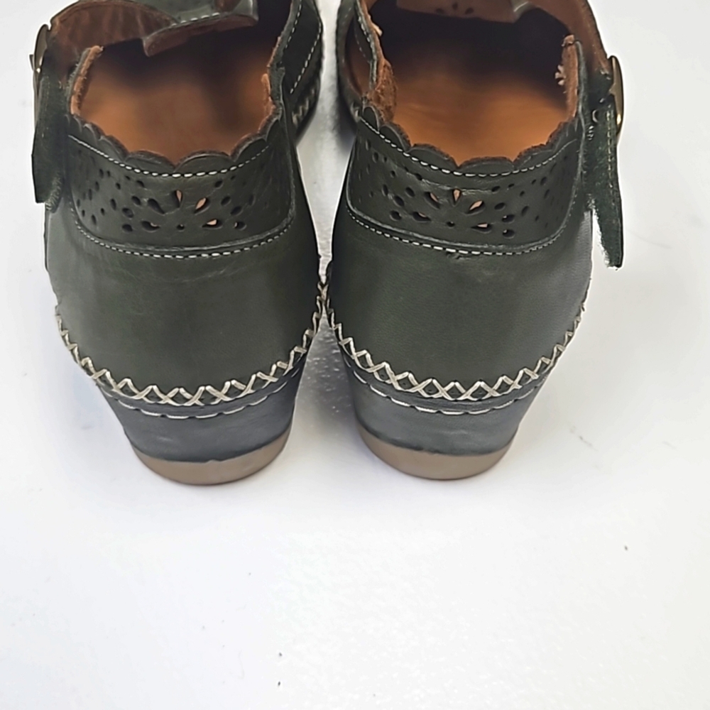 Spring Step NWOT - Picture 4 of 8
